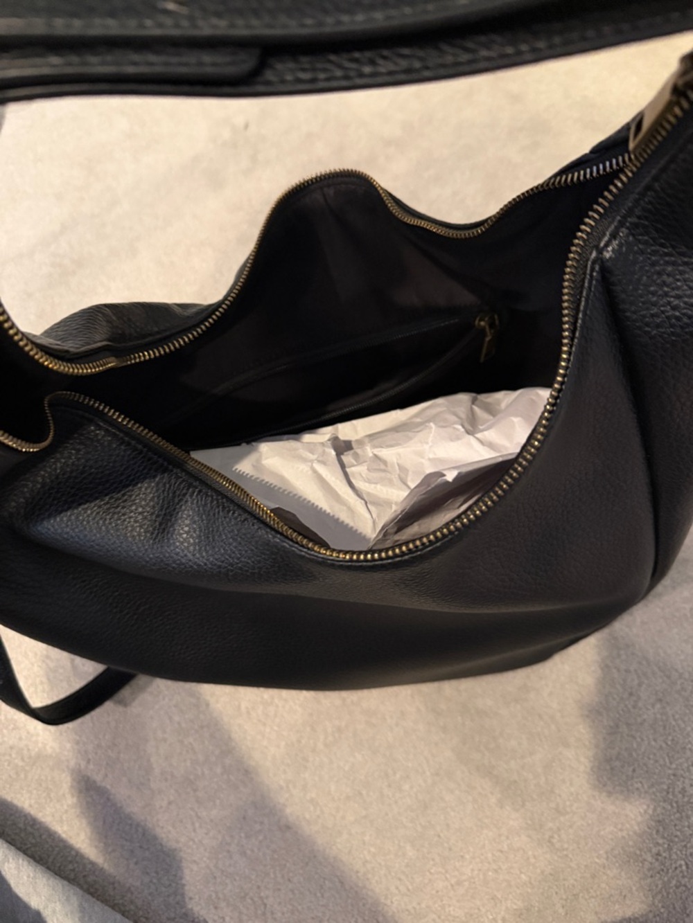 GAP Black Pebbled Hobo Shoulder Bag - Picture 4 of 4